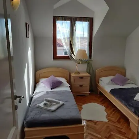 Navi Apartment, Seaview Apartment